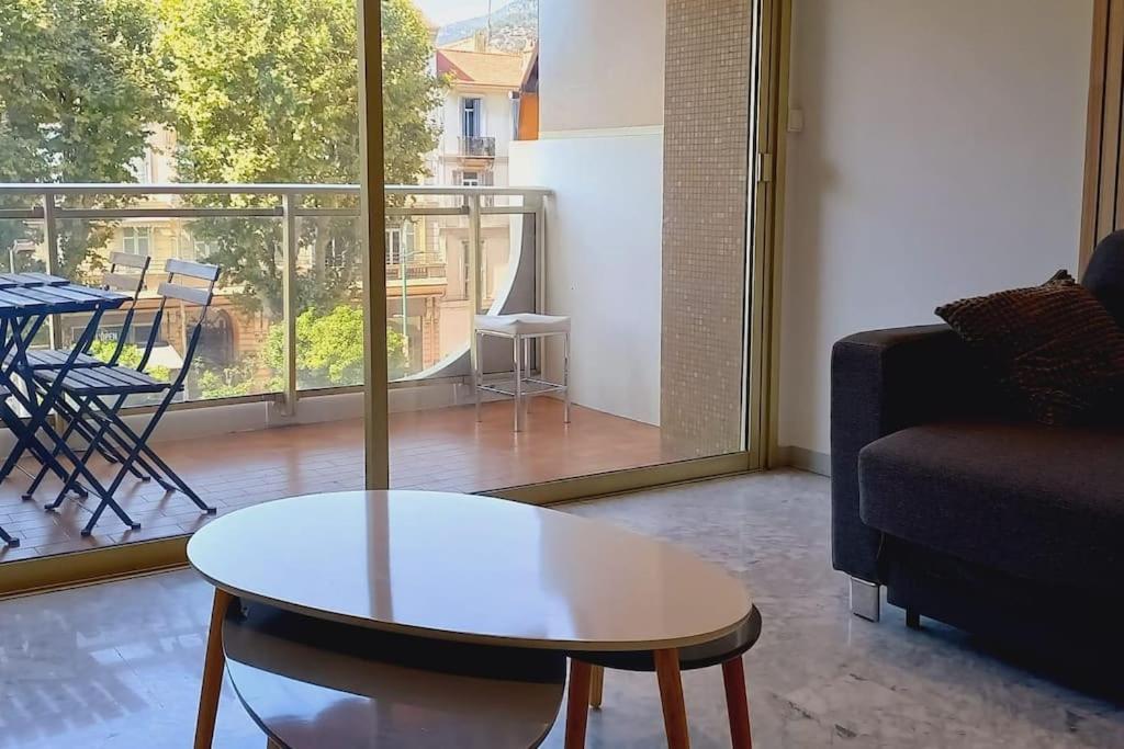 Immeuble Le Regency, Appartement 4 Pieces, 80 Metres De La Plage Ментона Екстериор снимка