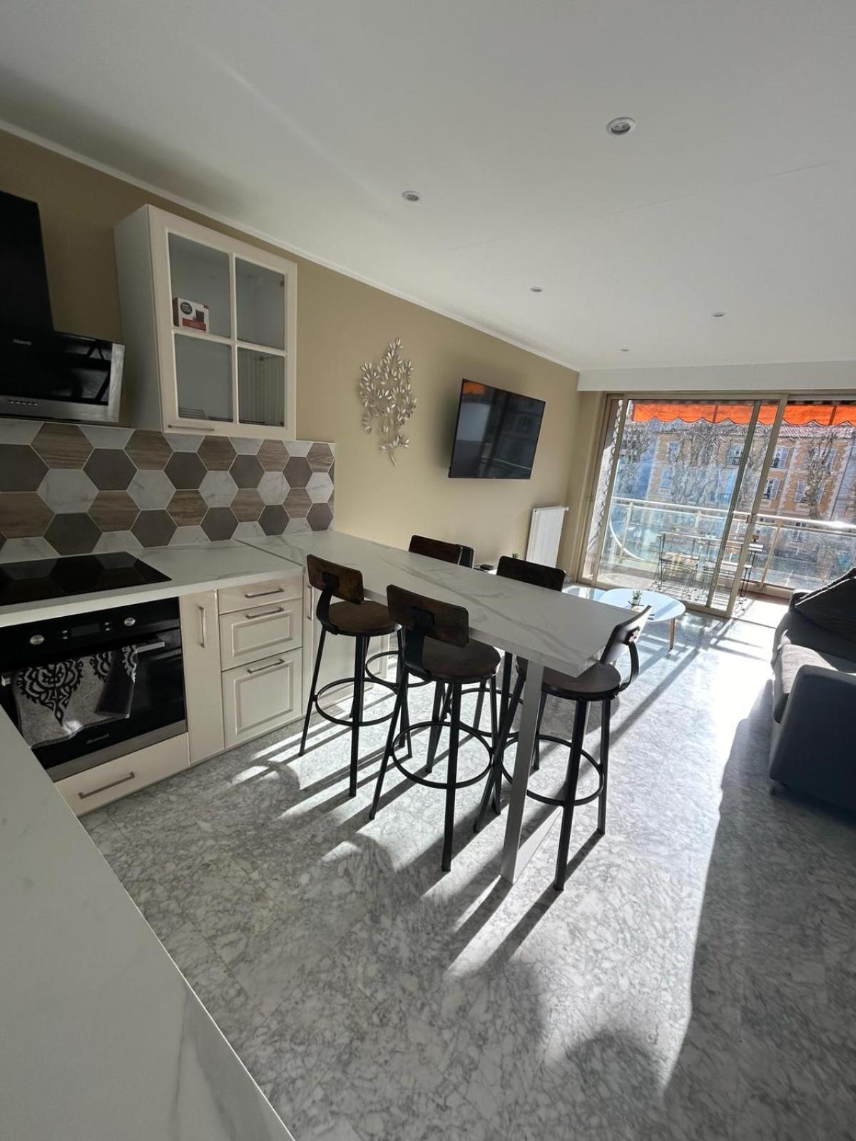 Immeuble Le Regency, Appartement 4 Pieces, 80 Metres De La Plage Ментона Екстериор снимка