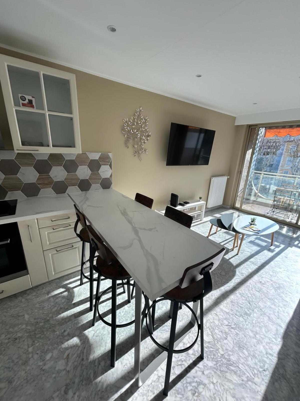 Immeuble Le Regency, Appartement 4 Pieces, 80 Metres De La Plage Ментона Екстериор снимка