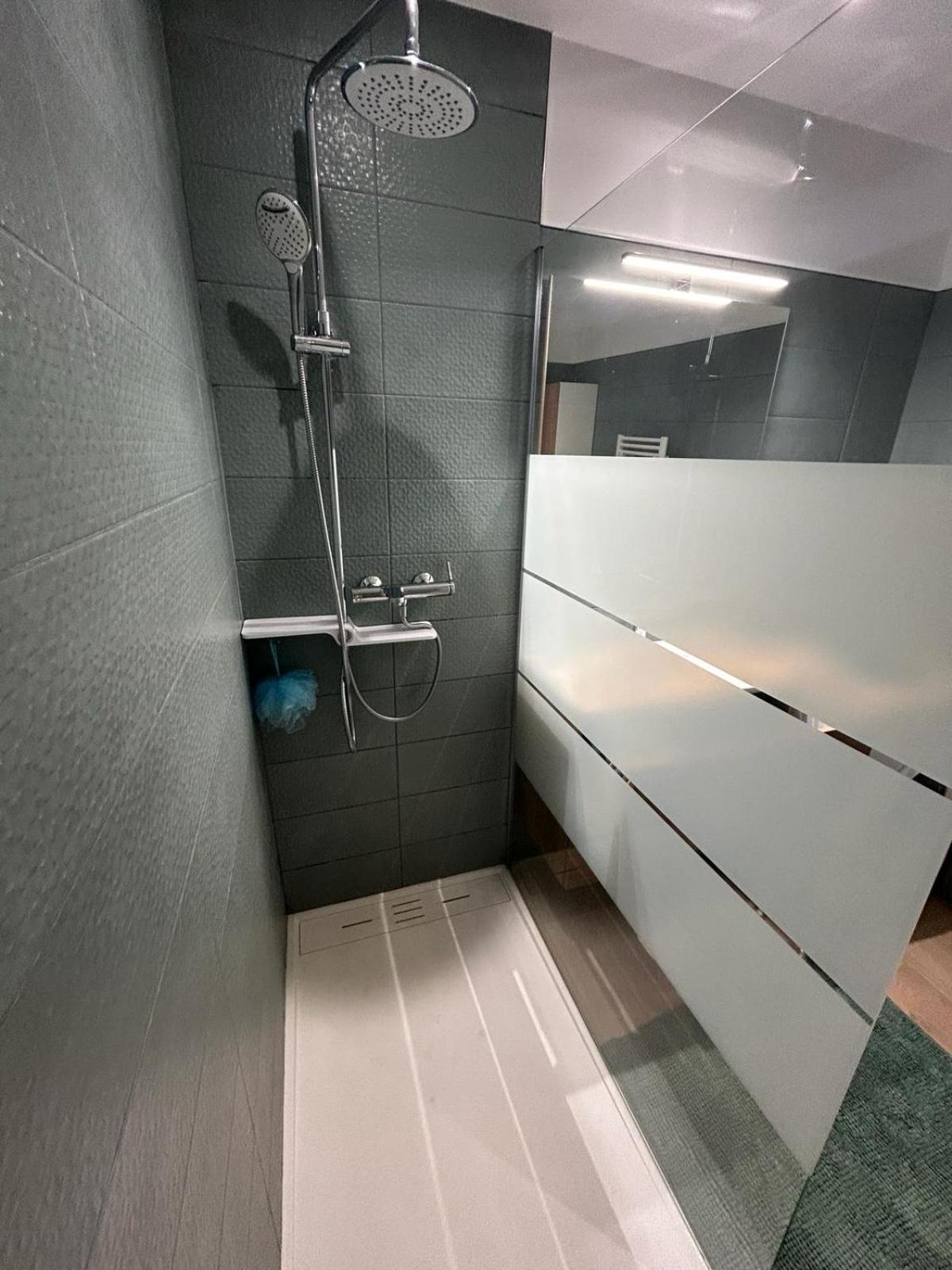 Immeuble Le Regency, Appartement 4 Pieces, 80 Metres De La Plage Ментона Екстериор снимка
